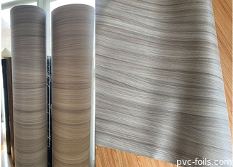 Gabinete grabado en relieve que cubre el abrigo de madera 1400m m del vinilo de la hoja del grano del PVC de par en par