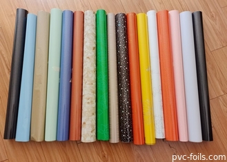 Rollo de película de PVC autoadhesivo para decoración de superficies interiores