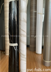 Envasado en rollo Nuevo diseño de mármol autoadhesivo de película de PVC para decoración de la superficie