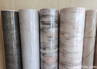 Película de PVC de mármol brillante de 1400 mm para aplicaciones de prensa de membrana de vacío