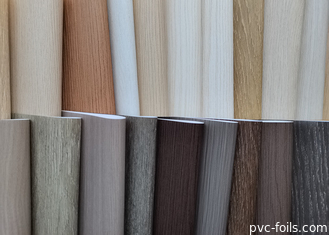 Película decorativa de PVC con granos de madera súper mate para el perfil y el envase de paneles de WPC