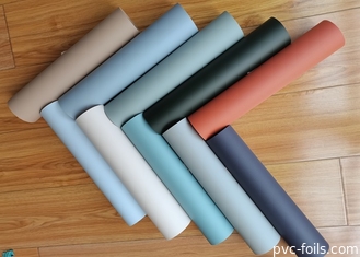 Película decorativa de PVC de color sólido con toque suave para prensa de vacío y puertas de membrana