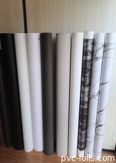 Película decorativa de PVC de mármol blanco mate para aplicaciones de prensa al vacío en paneles de muebles