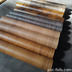 0.14mm Película de laminado decorativa de PVC Texturas de madera Película en relieve Diseño de madera para láminas laminadas