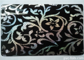 La película decorativa rígida del Pvc del alto lustre para la puerta de gabinete cubre la protección ULTRAVIOLETA