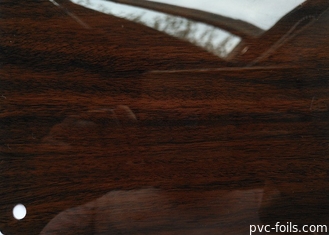 Cubierta auta-adhesivo los altos 0.45M brillantes de los muebles de la película del Pvc del grano de madera