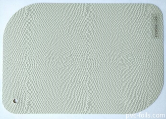 El color blanco grabó en relieve la hoja decorativa del PVC para las fachadas de los muebles