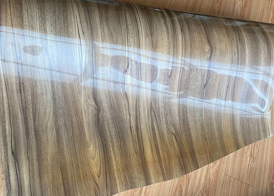 la madera decorativa gruesa de la película del PVC de 0.30m m efectúa la alta superficie del lustre