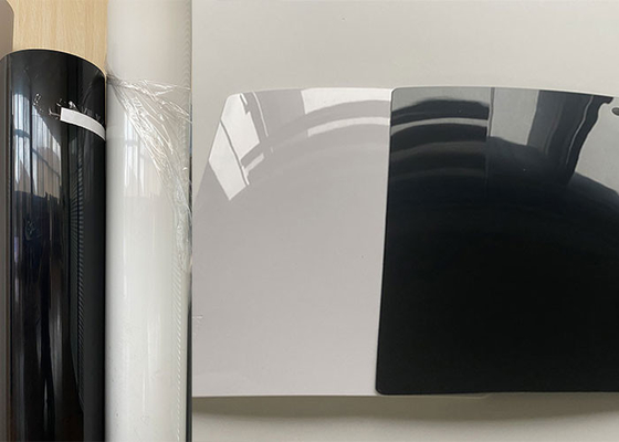 Alta hoja de la membrana del PVC del lustre para el negro blanco lechoso de las puertas de gabinete