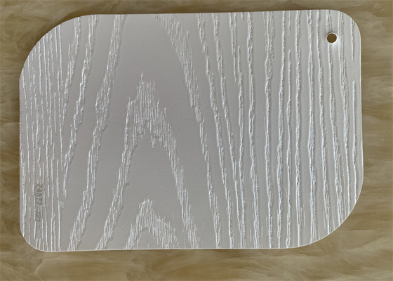 La madera blanca grabó en relieve la película decorativa del PVC para las puertas de la cocina de la prensa de la membrana