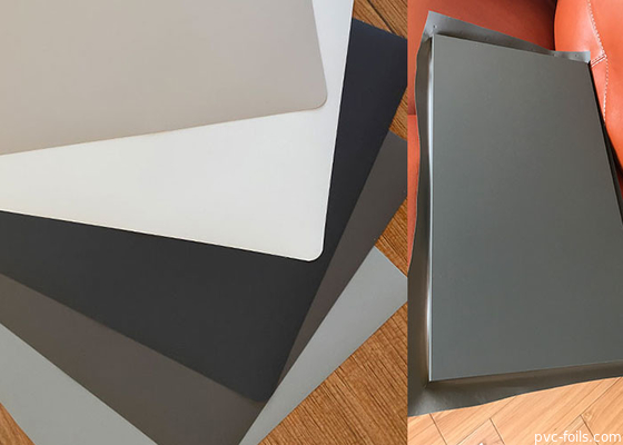 Rollo decorativo mate estupendo gris de la hoja del PVC del color sólido para la cubierta de las puertas de la membrana