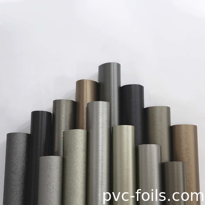 Película de PVC autoadhesiva de color plateado metálico en rollo para decoración de superficies