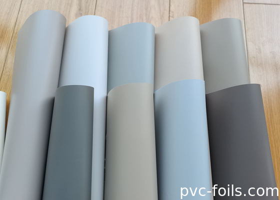 Rollo de película decorativa de color sólido de PVC suave y sedoso para prensa de membrana