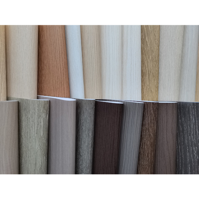 Película de membrana de PVC de diseño clásico de grano de madera para puertas de gabinete