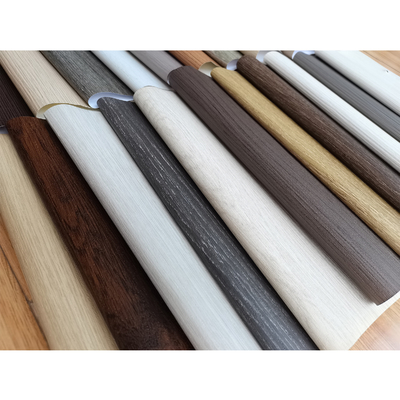 Película autoadhesiva de PVC de grano de madera para gabinetes y muebles de cocina