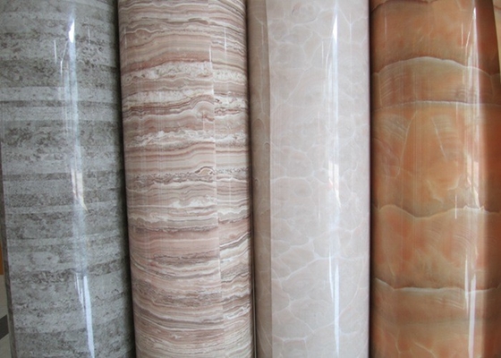 La alta película resistente de calefacción del PVC del lustre para las puertas vetea efecto