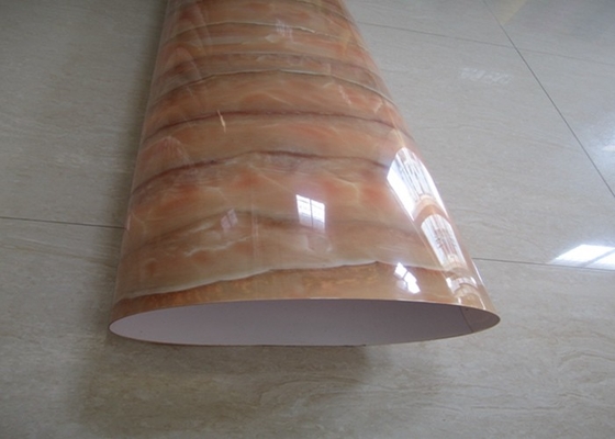 La alta película resistente de calefacción del PVC del lustre para las puertas vetea efecto